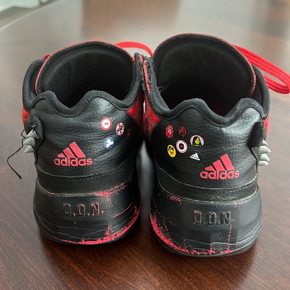 🕷️ADIDAS Spiderman Sneakers. Size 6.5 - Picture 3 of 6